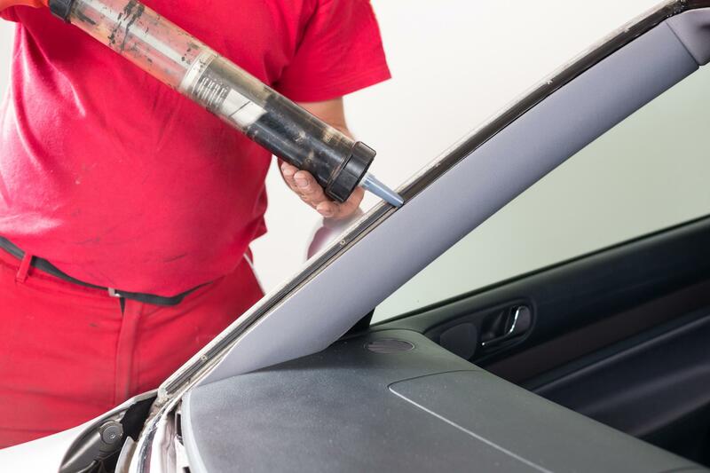 this is a picture of Hialeah windshield replacement service